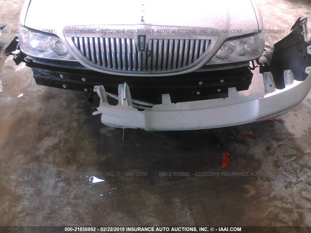 1LNHM81W24Y685064 - 2004 LINCOLN TOWN CAR EXECUTIVE/SIGNATURE თეთრი ფოტო 6