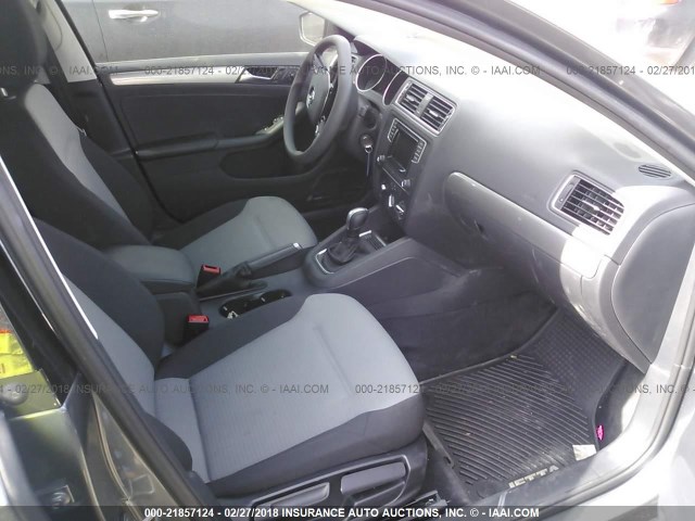 3VW2B7AJ2JM230184 - 2018 VOLKSWAGEN JETTA S 灰色 照片 5