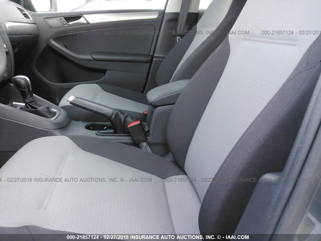 3VW2B7AJ2JM230184 - 2018 VOLKSWAGEN JETTA S 灰色 照片 8