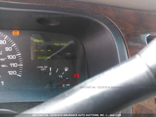 1LNHM81W61Y637272 - 2001 LINCOLN TOWN CAR EXECUTIVE Каштановый фото 7