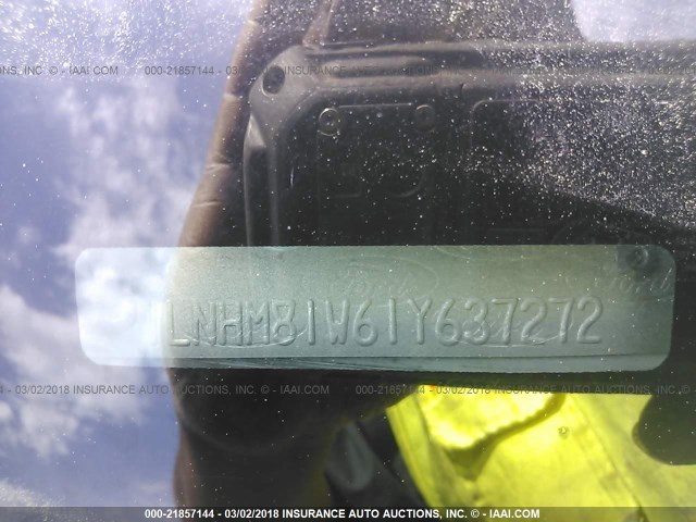 1LNHM81W61Y637272 - 2001 LINCOLN TOWN CAR EXECUTIVE Каштановый фото 9