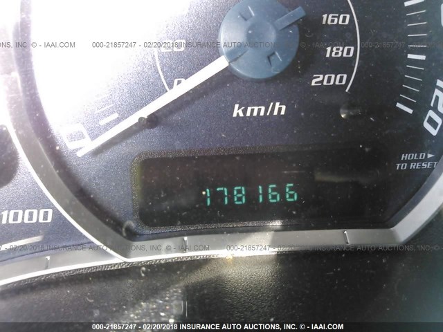 1GYEK63N52R319039 - 2002 CADILLAC ESCALADE LUXURY ვერცხლისფერი ფოტო 7