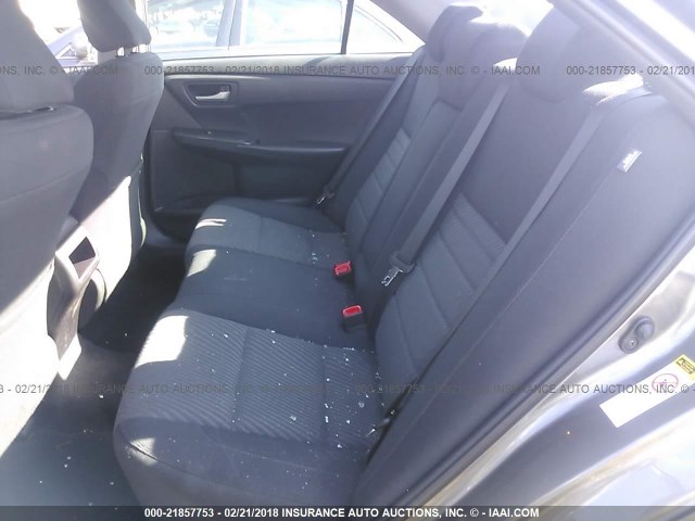 4T1BF1FK6HU813039 - 2017 TOYOTA CAMRY LE/XLE/SE/XSE GRAY photo 8