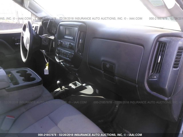 1GC0KUEGXGZ203569 - 2016 CHEVROLET SILVERADO K2500 HEAVY DUTY WHITE photo 5