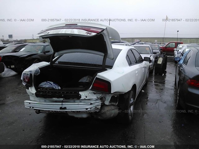 2C3CDXCT4DH611624 - 2013 DODGE CHARGER R/T WHITE photo 4