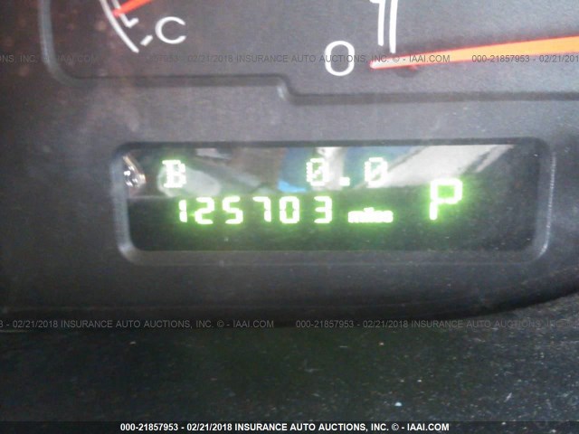 1LNHM86S04Y630103 - 2004 LINCOLN LS ვერცხლისფერი ფოტო 7