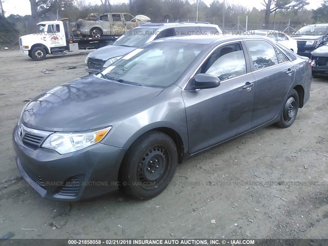 4T1BF1FK4CU514593 - 2012 TOYOTA CAMRY SE/LE/XLE GRAY photo 2