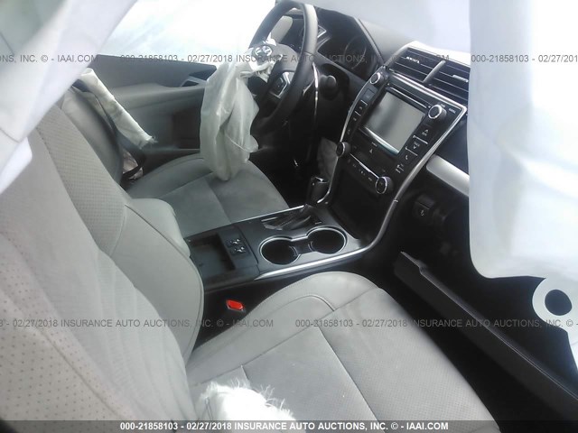 4T1BF1FK9HU649219 - 2017 TOYOTA CAMRY LE/XLE/SE/XSE Rot Foto 5