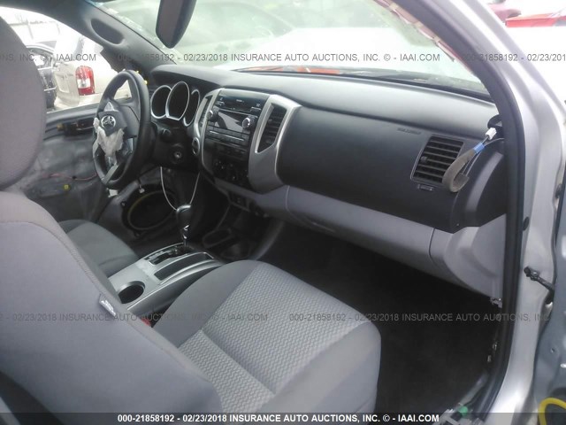 3TMLU4EN8CM081389 - 2012 TOYOTA TACOMA DOUBLE CAB SILVER photo 5