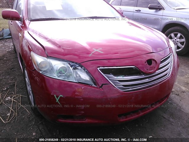 4T1BB46K98U057123 - 2008 TOYOTA CAMRY HYBRID RED photo 6