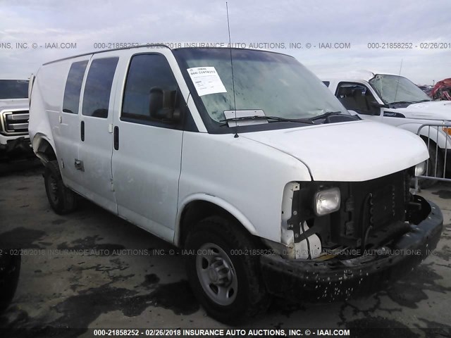 1GCGG25V071170759 - 2007 CHEVROLET EXPRESS G2500  WHITE photo 1