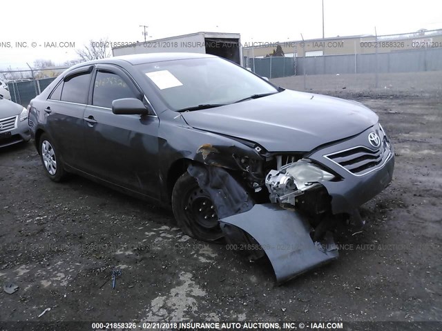 4T1BF3EK5AU075947 - 2010 TOYOTA CAMRY SE/LE/XLE 灰色 照片 1