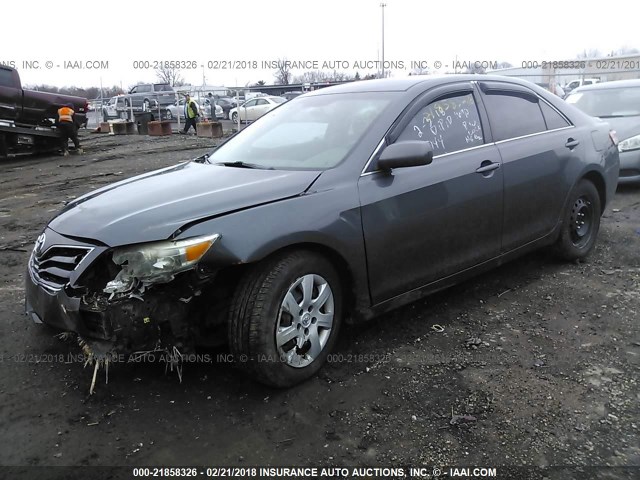 4T1BF3EK5AU075947 - 2010 TOYOTA CAMRY SE/LE/XLE 灰色 照片 2