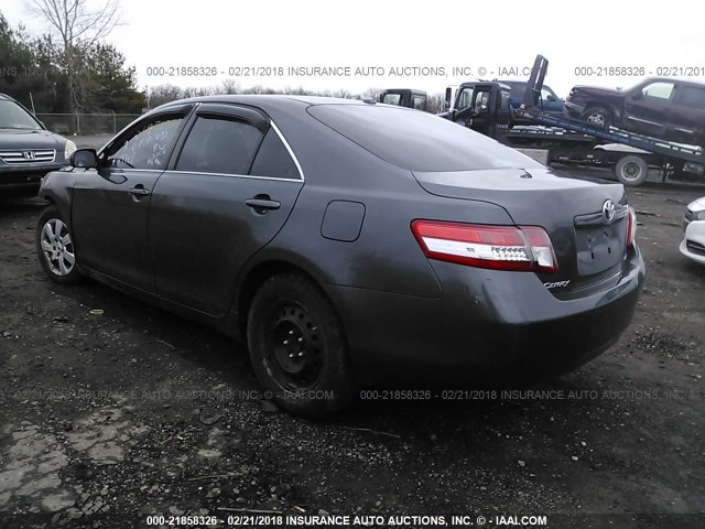 4T1BF3EK5AU075947 - 2010 TOYOTA CAMRY SE/LE/XLE 灰色 照片 3