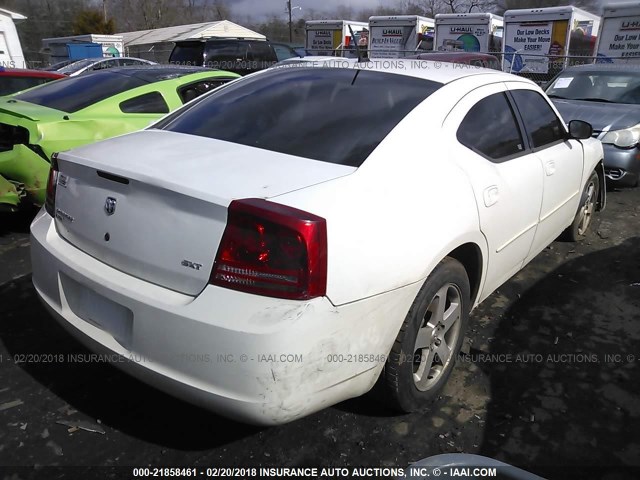 2B3LK33G28H186098 - 2008 DODGE CHARGER SXT WHITE photo 4