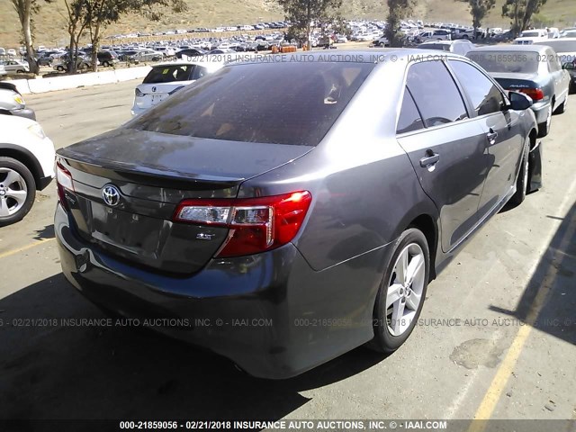 4T1BF1FK4DU289531 - 2013 TOYOTA CAMRY L/SE/LE/XLE GRAY photo 4