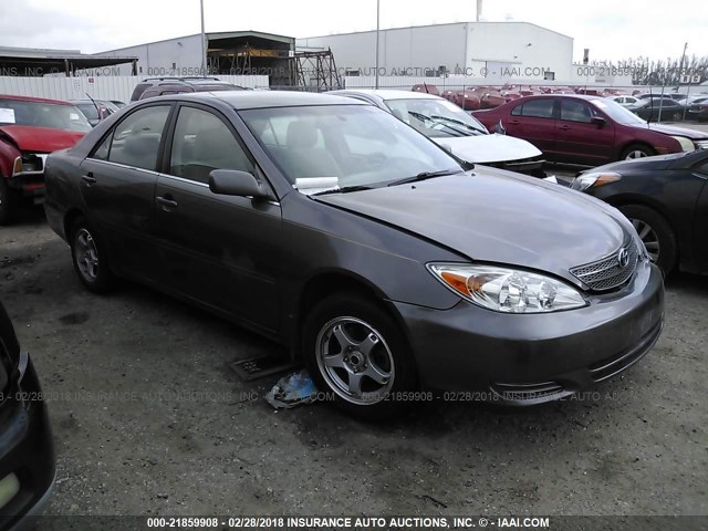 4T1BE32K62U635905 - 2002 TOYOTA CAMRY LE/XLE/SE GRAY photo 1