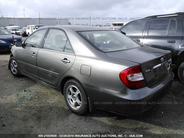 4T1BE32K62U635905 - 2002 TOYOTA CAMRY LE/XLE/SE GRAY photo 3