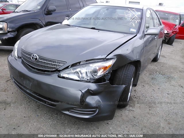 4T1BE32K62U635905 - 2002 TOYOTA CAMRY LE/XLE/SE GRAY photo 6