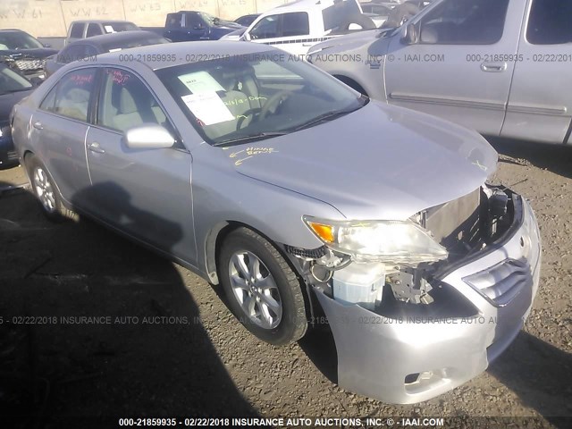 4T1BF3EK7BU713438 - 2011 TOYOTA CAMRY SE/LE/XLE Серебристый фото 1