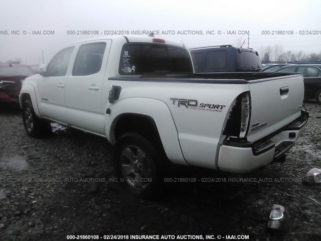 5TFLU4EN6FX113688 - 2015 TOYOTA TACOMA DOUBLE CAB/TRD PRO WHITE photo 3