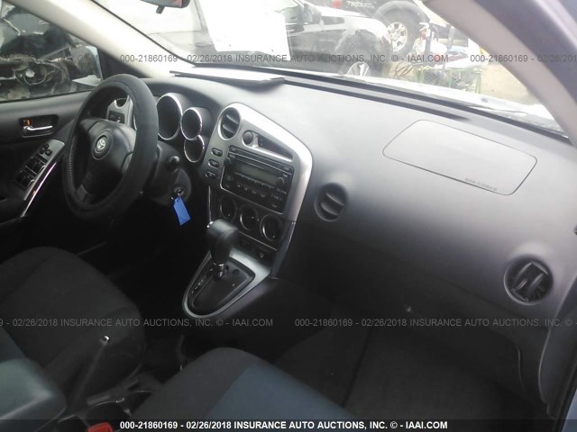 2T1LR32E05C348200 - 2005 TOYOTA COROLLA MATRIX XR BLUE photo 5