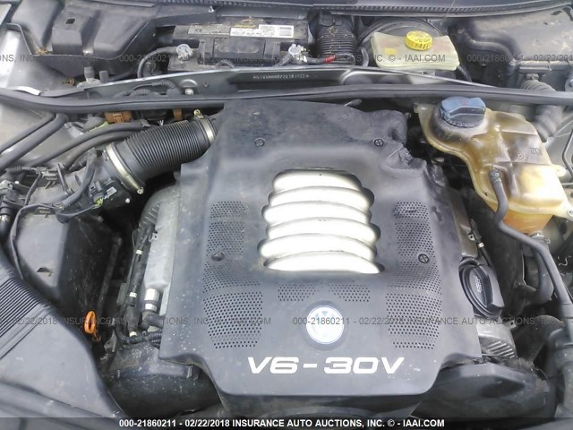 WVWWH63B72E191022 - 2002 VOLKSWAGEN PASSAT GLX 灰色 照片 10