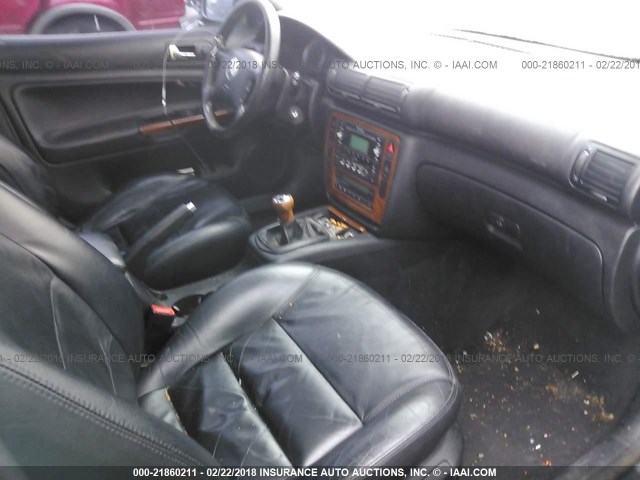 WVWWH63B72E191022 - 2002 VOLKSWAGEN PASSAT GLX 灰色 照片 5