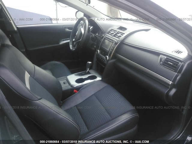 4T1BF1FK0CU593180 - 2012 TOYOTA CAMRY SE/LE/XLE BLACK photo 5