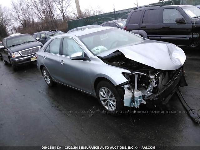 4T4BF1FK8FR480846 - 2015 TOYOTA CAMRY LE/XLE/SE/XSE GRAY photo 1