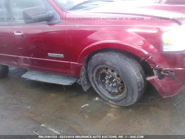 1FMFU16548LA26985 - 2008 FORD EXPEDITION XLT მუქწითელი ფოტო 6