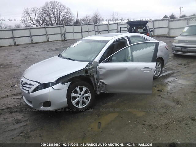 4T1BF3EK7BU644816 - 2011 TOYOTA CAMRY SE/LE/XLE Серебристый фото 2