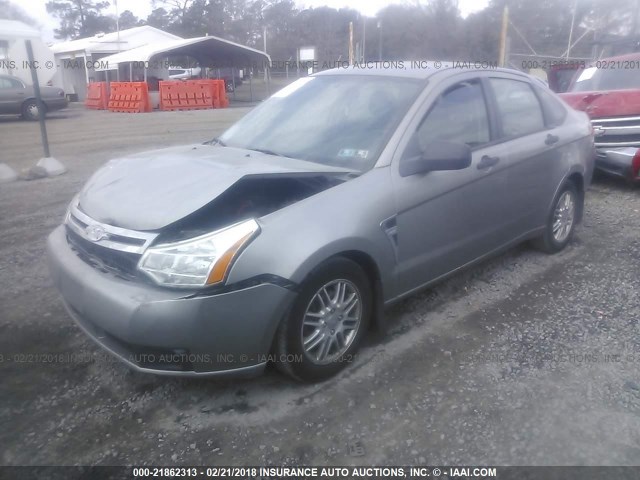 1FAHP35N88W286229 - 2008 FORD FOCUS SE/SEL/SES GRAY photo 2