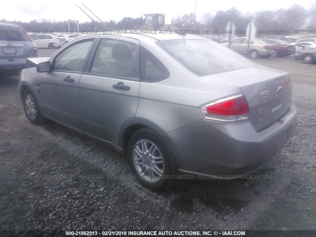 1FAHP35N88W286229 - 2008 FORD FOCUS SE/SEL/SES GRAY photo 3