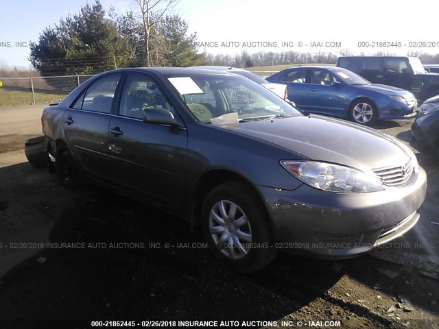 4T1BE32K25U521873 - 2005 TOYOTA CAMRY LE/XLE/SE GRAY photo 1