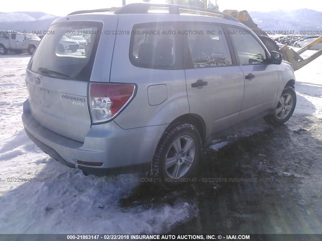 JF2SHABC5CH411402 - 2012 SUBARU FORESTER 2.5X SILVER photo 4