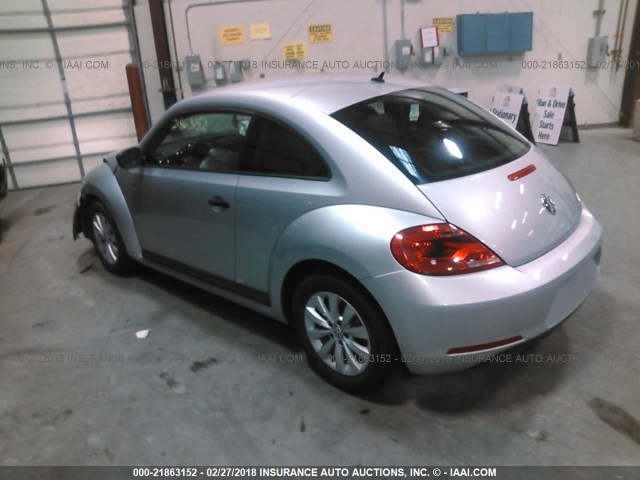 3VWFP7AT8DM652954 - 2013 VOLKSWAGEN BEETLE SILVER photo 3