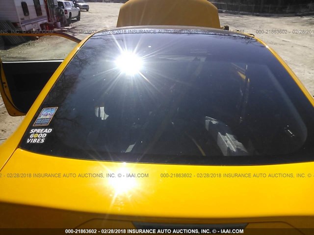 JTKJF5C75C3026758 - 2012 TOYOTA SCION TC 黄色 照片 8