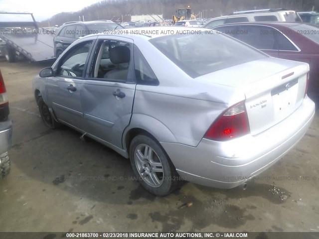 1FAFP34N37W238127 - 2007 FORD FOCUS ZX4/S/SE/SES SILVER photo 3