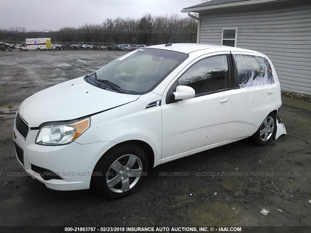 KL1TD6DE7BB136179 - 2011 CHEVROLET AVEO LS/LT WHITE photo 2