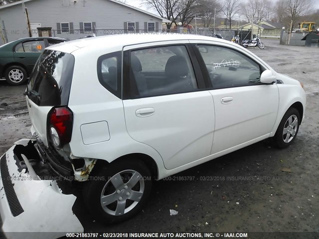 KL1TD6DE7BB136179 - 2011 CHEVROLET AVEO LS/LT 白色 照片 4
