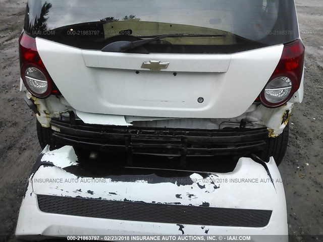 KL1TD6DE7BB136179 - 2011 CHEVROLET AVEO LS/LT 白色 照片 6