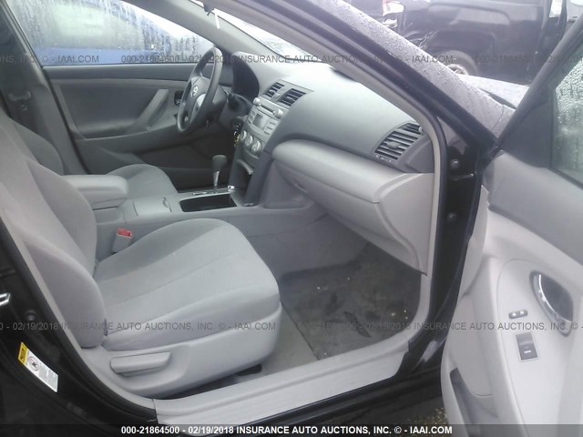 4T4BF3EKXBR092900 - 2011 TOYOTA CAMRY SE/LE/XLE BLACK photo 5
