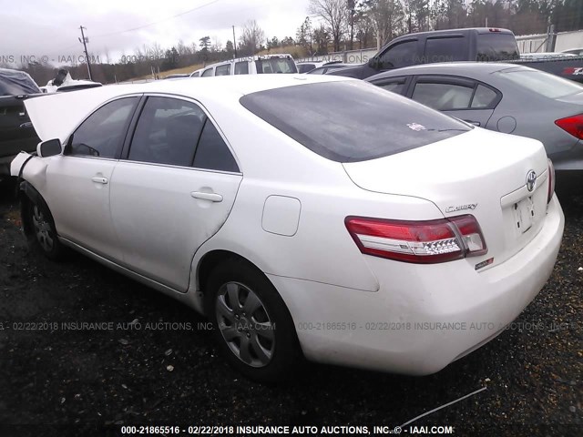 4T1BF3EK3AU520556 - 2010 TOYOTA CAMRY SE/LE/XLE WHITE photo 3