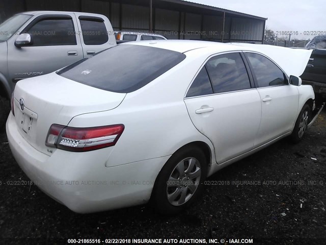 4T1BF3EK3AU520556 - 2010 TOYOTA CAMRY SE/LE/XLE WHITE photo 4