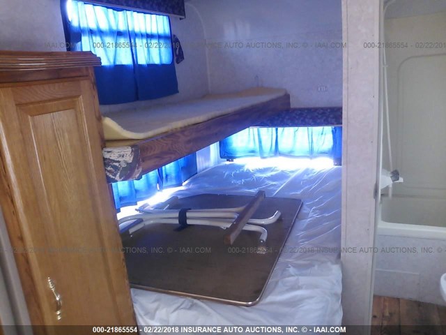 4X4TFLW201D069944 - 2001 FOREST RIVER FLAGSTAFF  白色 照片 8