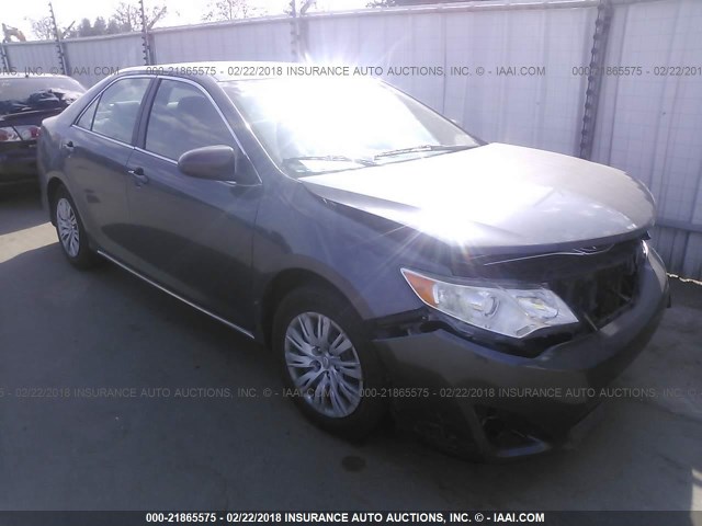 4T1BF1FK1CU061114 - 2012 TOYOTA CAMRY SE/LE/XLE GRAY photo 1