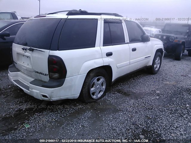 1GNDS13S222425684 - 2002 CHEVROLET TRAILBLAZER  WHITE photo 4