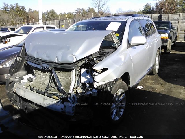 5TDBK3EH3BS044125 - 2011 TOYOTA HIGHLANDER SE SILVER photo 2