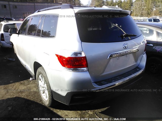 5TDBK3EH3BS044125 - 2011 TOYOTA HIGHLANDER SE SILVER photo 3